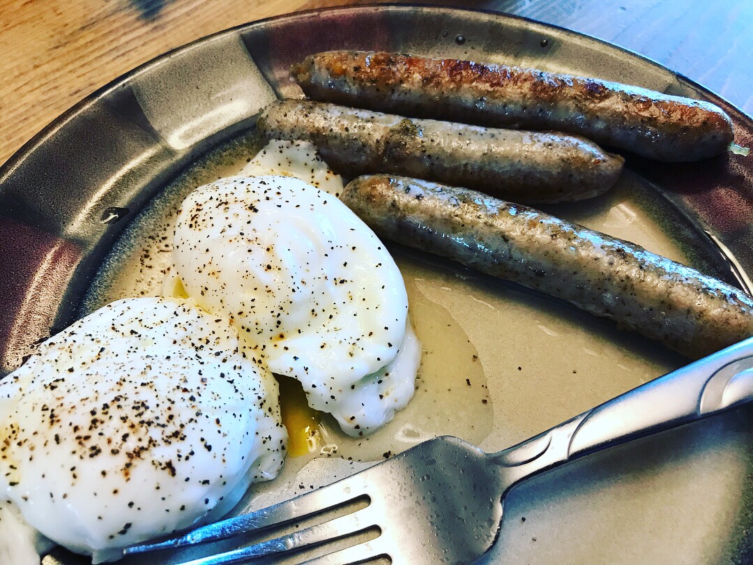 Breakfast: Poached Eggs & Chicken Sausage